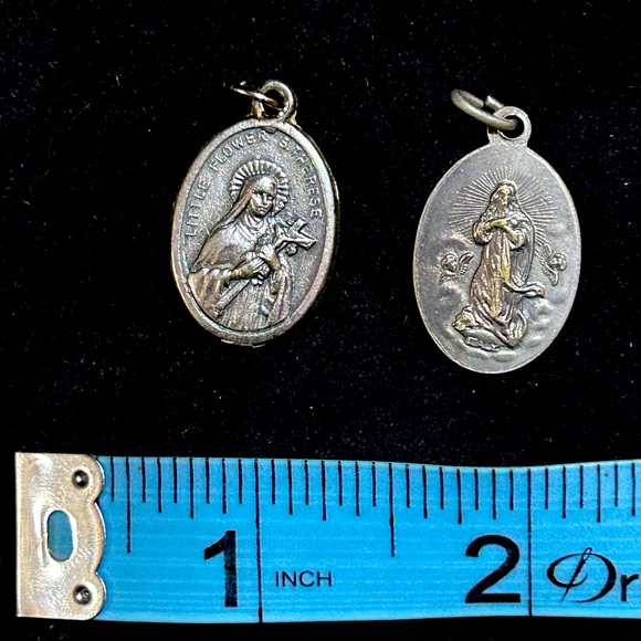 Antique Silver Cristian Pendants - Picture 3 of 4